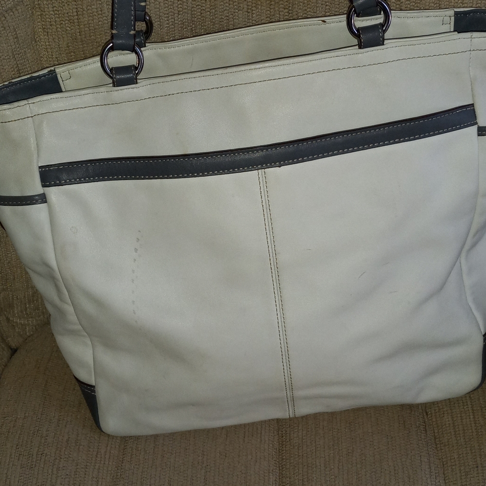 Coach Leather Shoulder Bag - Picture 2 of 6